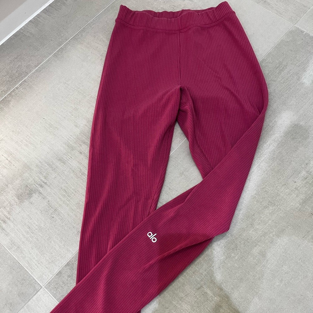 ALO Yoga Ribbed Leggings - Berry Pink